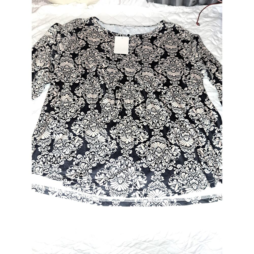 Women's Auciccoo Black Paisley with a hint of Green NWT 3XL